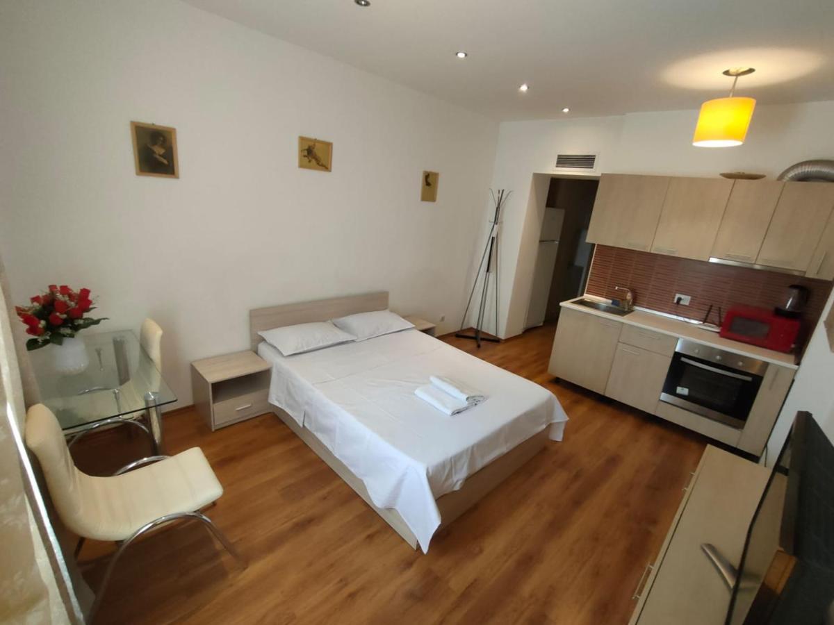 Easystay Flats Bukarest Exteriör bild