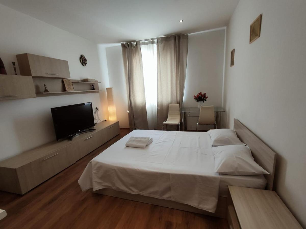 Easystay Flats Bukarest Exteriör bild
